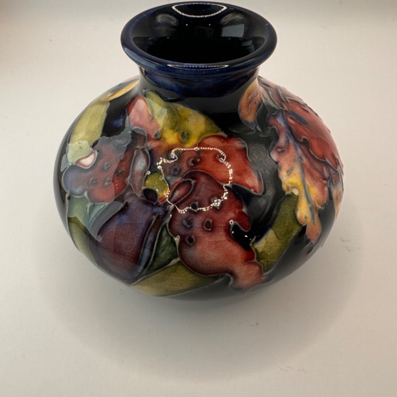 William Moorcroft Spotted Ruffled Orchid or Ruffled Lady Slipper petite vase - Picture 2 of 11